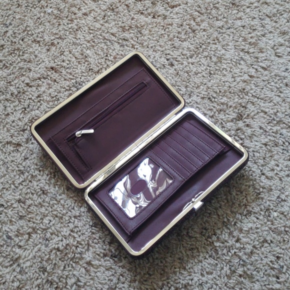 Clutch - Picture 3 of 3